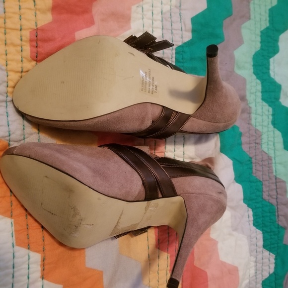 Baby Phat Mocha open toe ruffle heels 7.5 - Picture 4 of 4
